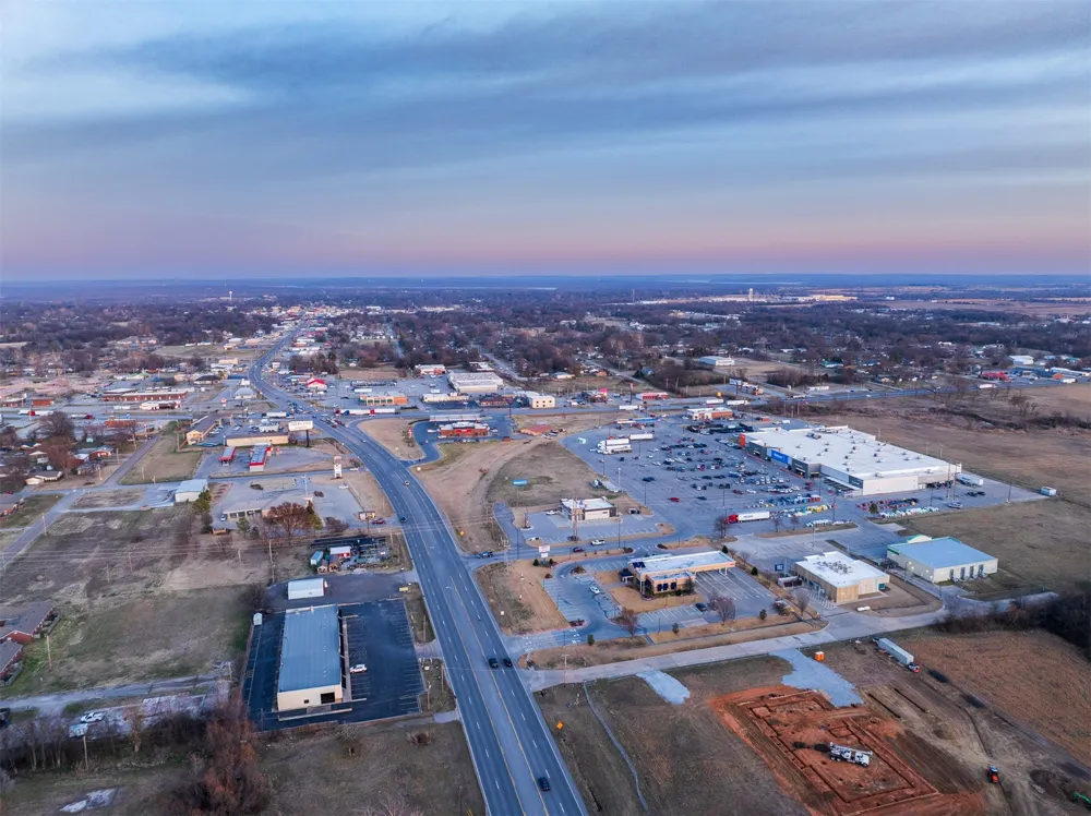 1516 W 51 Highway Wagoner, OK 74467