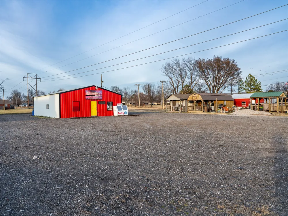 1516 W 51 Highway Wagoner, OK 74467