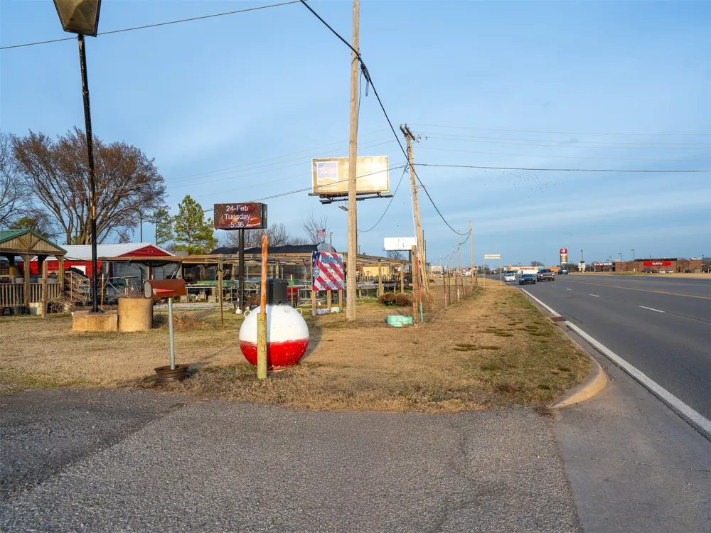 1516 W 51 Highway Wagoner, OK 74467