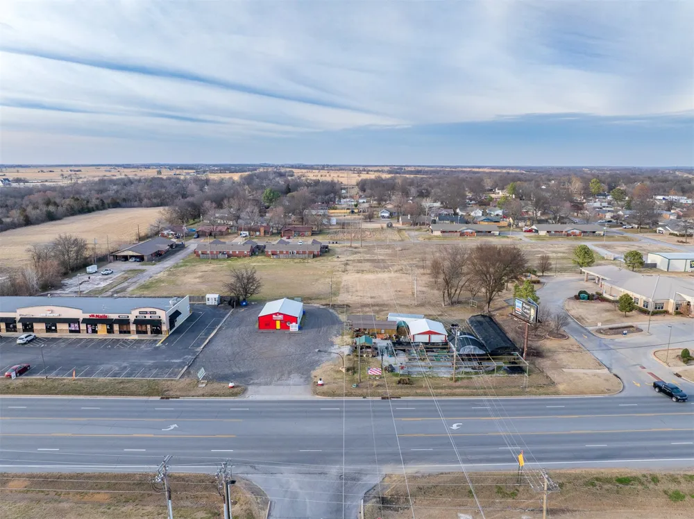 1516 W 51 Highway Wagoner, OK 74467