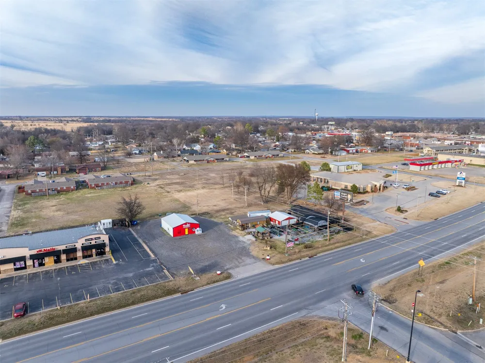 1516 W 51 Highway Wagoner, OK 74467