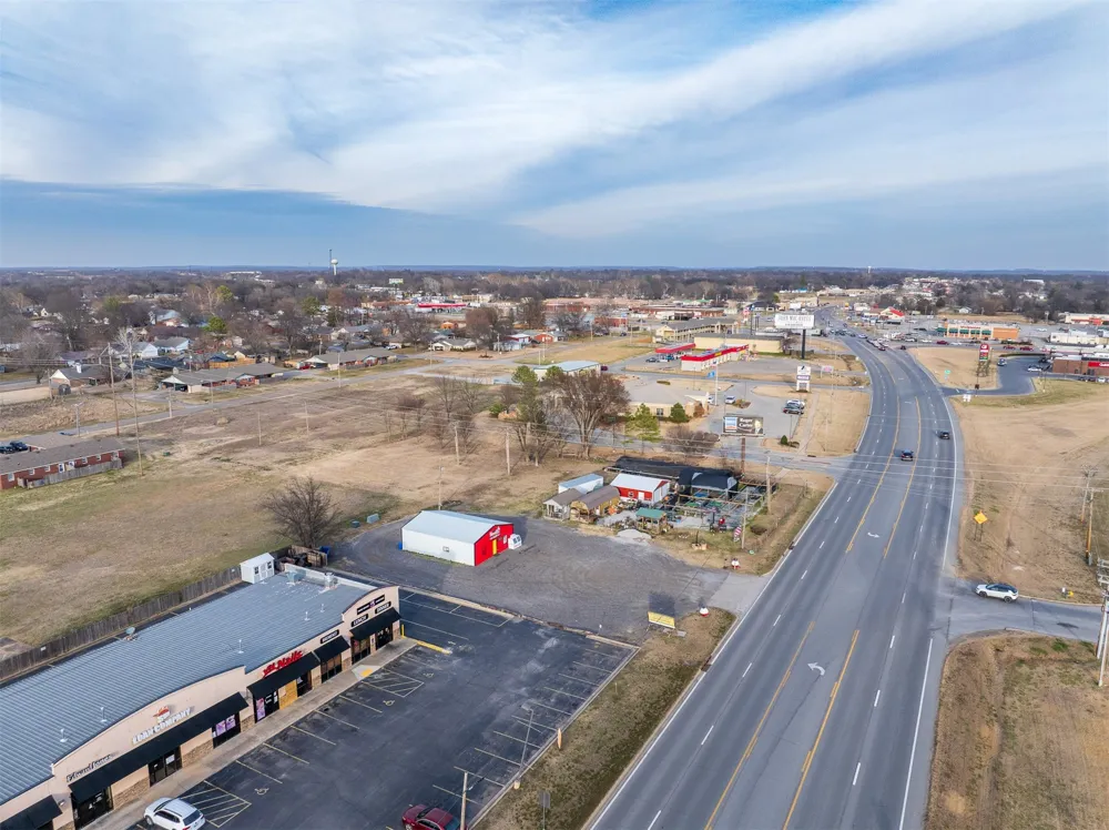 1516 W 51 Highway Wagoner, OK 74467