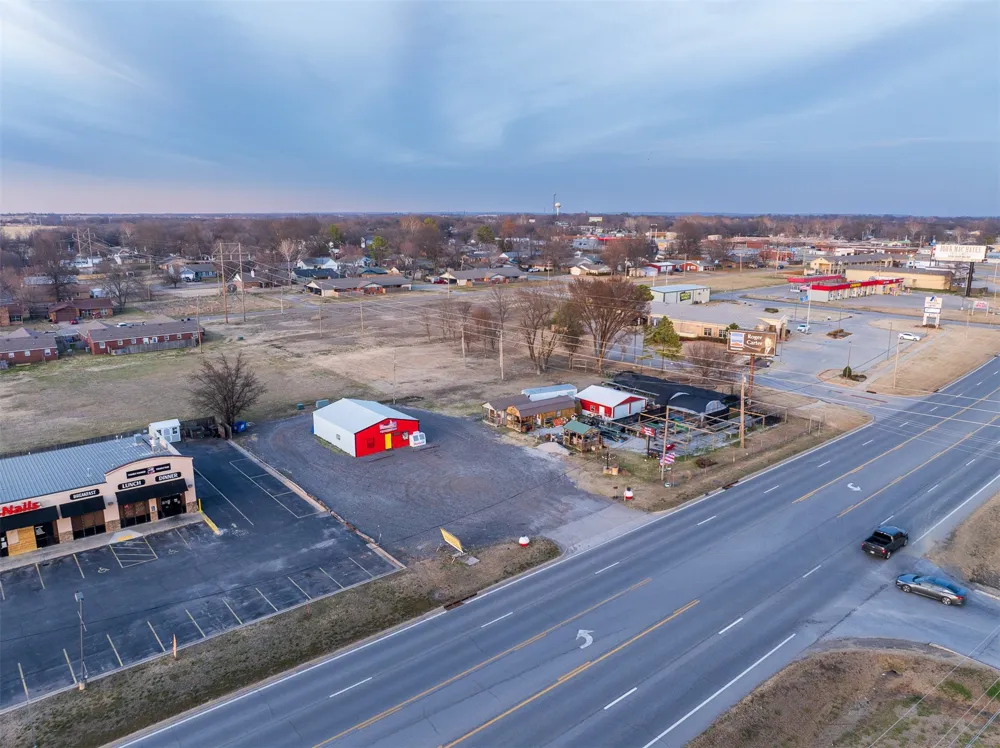 1516 W 51 Highway Wagoner, OK 74467