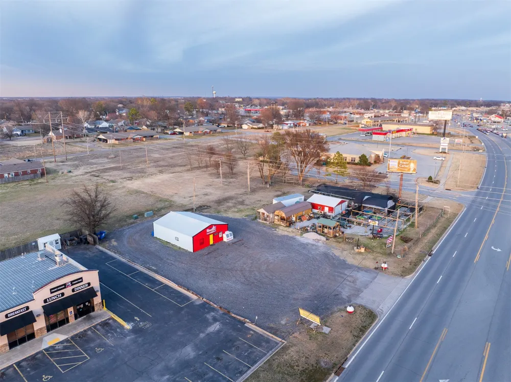 1516 W 51 Highway Wagoner, OK 74467