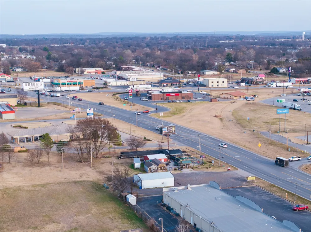 1516 W 51 Highway Wagoner, OK 74467