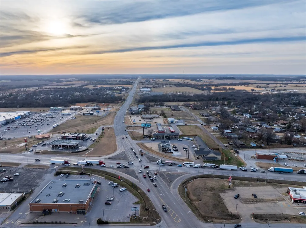 1516 W 51 Highway Wagoner, OK 74467