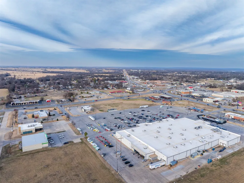 1516 W 51 Highway Wagoner, OK 74467