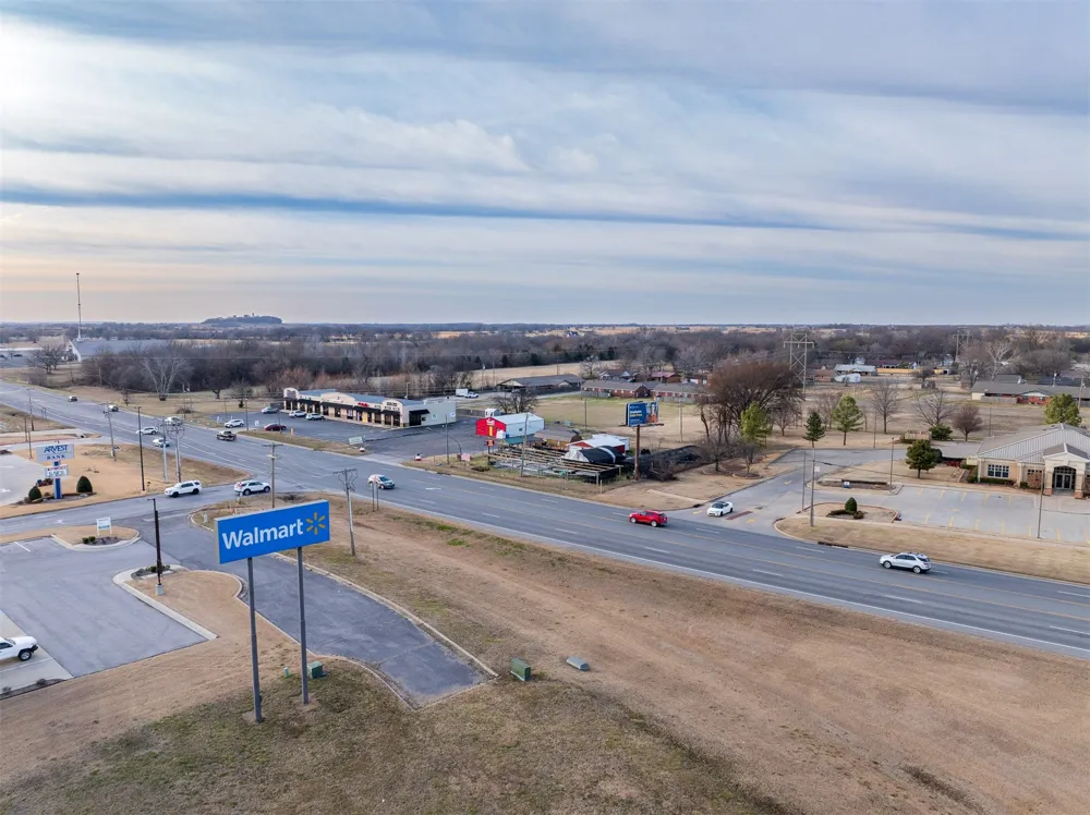 1516 W 51 Highway Wagoner, OK 74467