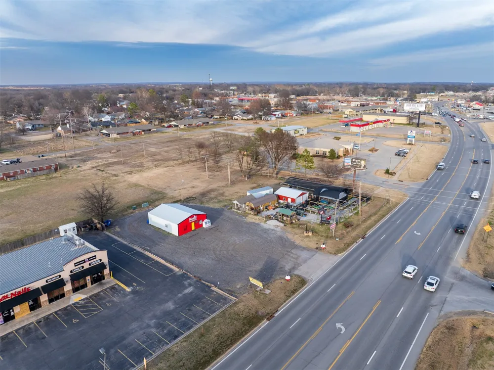 1516 W 51 Highway Wagoner, OK 74467