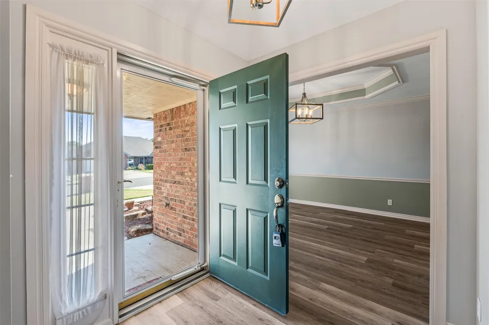 5633 Parkhill Court Bartlesville, OK 74006