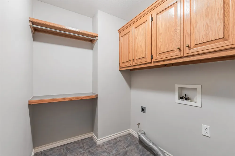 5633 Parkhill Court Bartlesville, OK 74006
