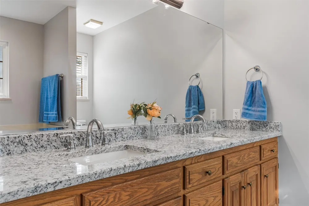 5633 Parkhill Court Bartlesville, OK 74006