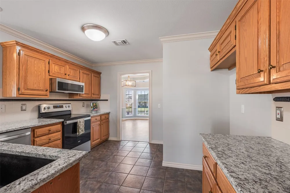 5633 Parkhill Court Bartlesville, OK 74006
