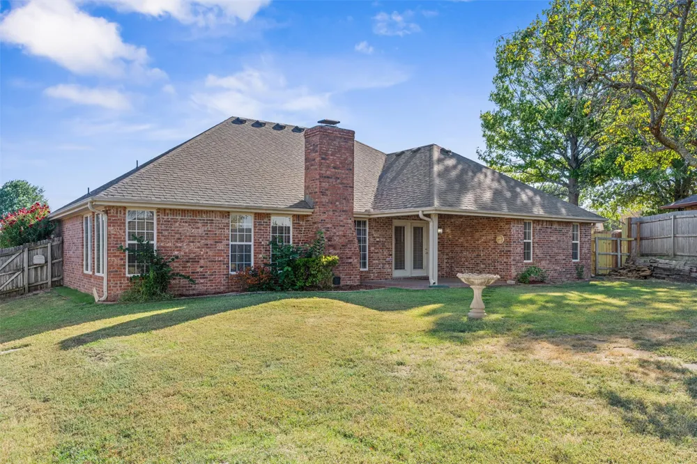 5633 Parkhill Court Bartlesville, OK 74006