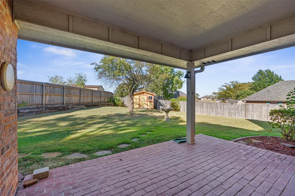 5633 Parkhill Court Bartlesville, OK 74006