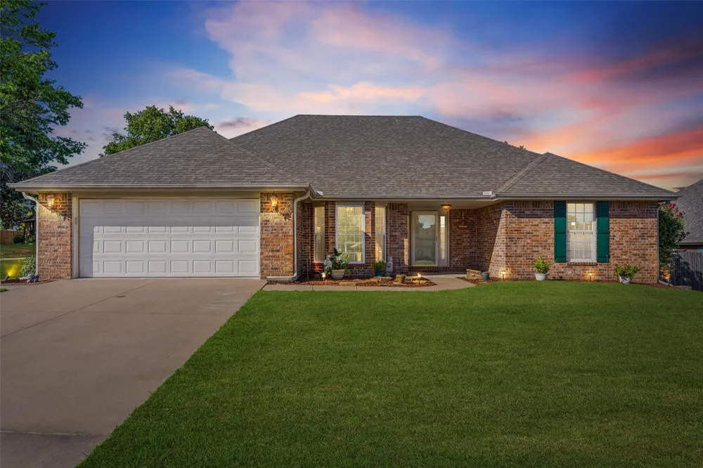 5633 Parkhill Court Bartlesville, OK 74006