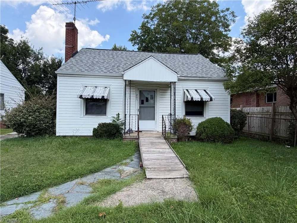 207 Woodbury Street High Point, NC 27260