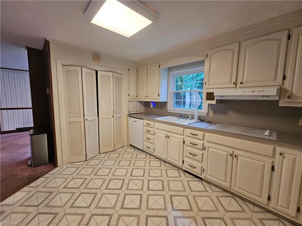 143- James Street Elkin, NC 28621