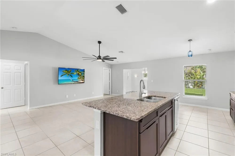 475 NE 3rd Place Cape Coral, FL 33909