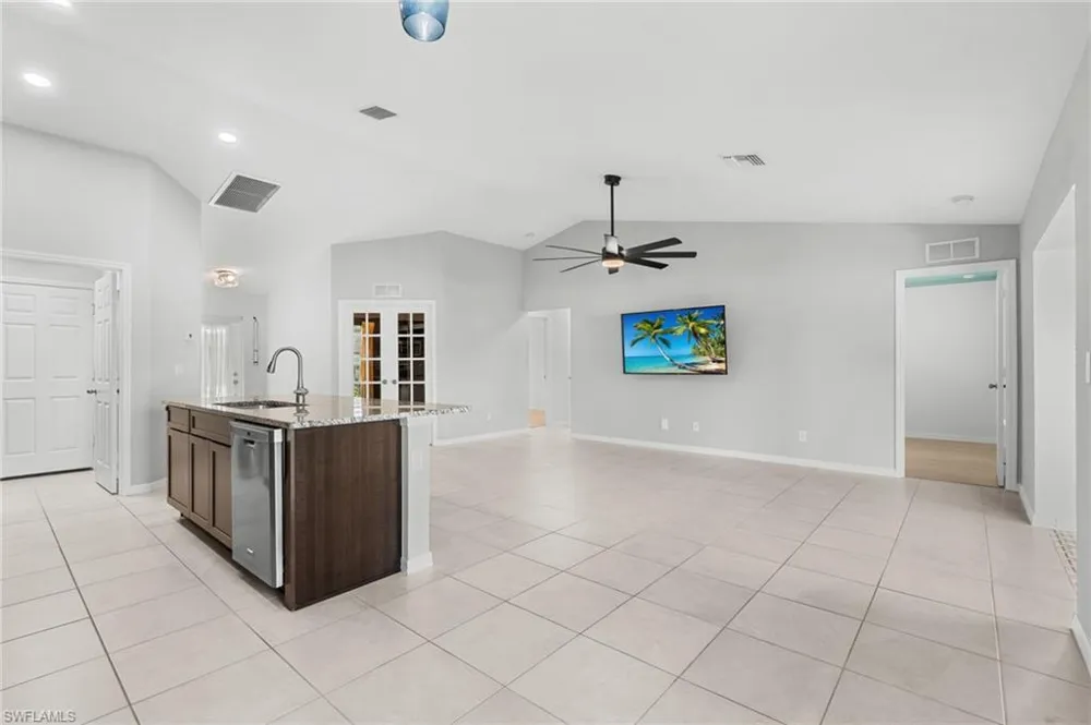 475 NE 3rd Place Cape Coral, FL 33909