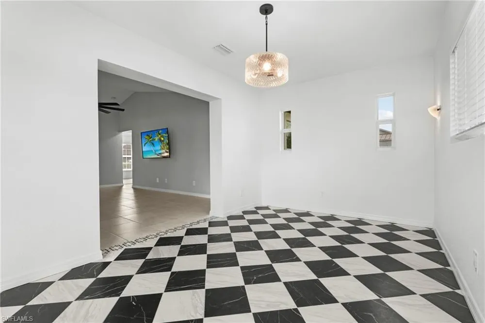 475 NE 3rd Place Cape Coral, FL 33909
