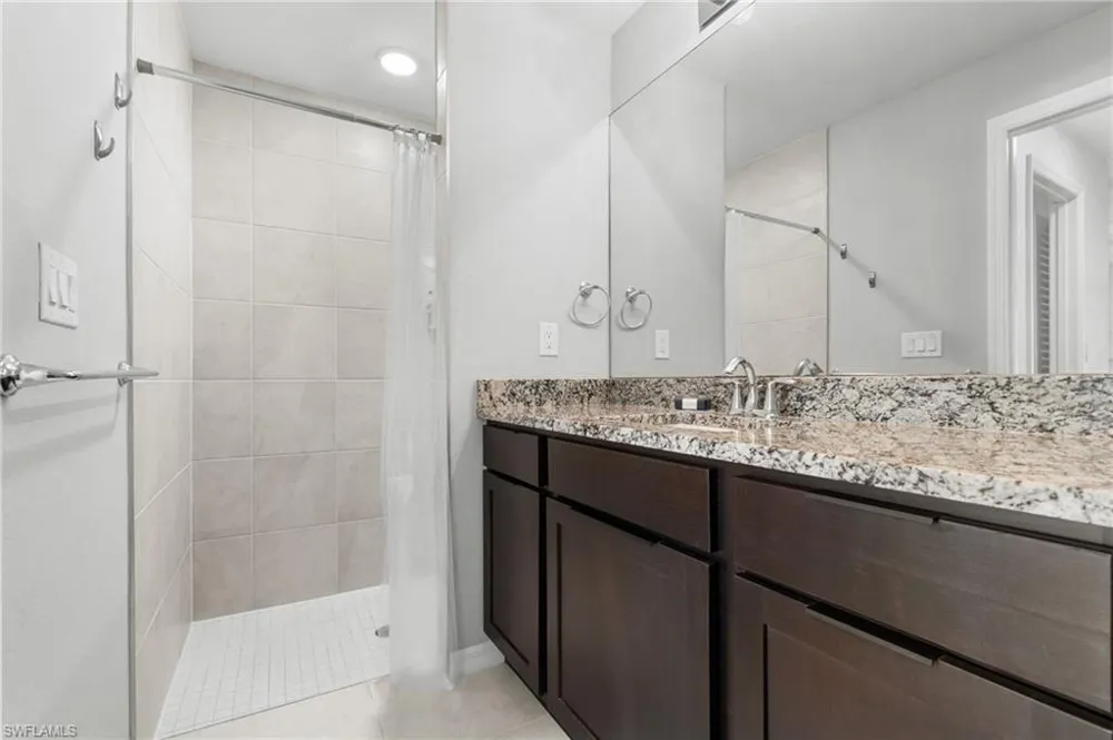 475 NE 3rd Place Cape Coral, FL 33909