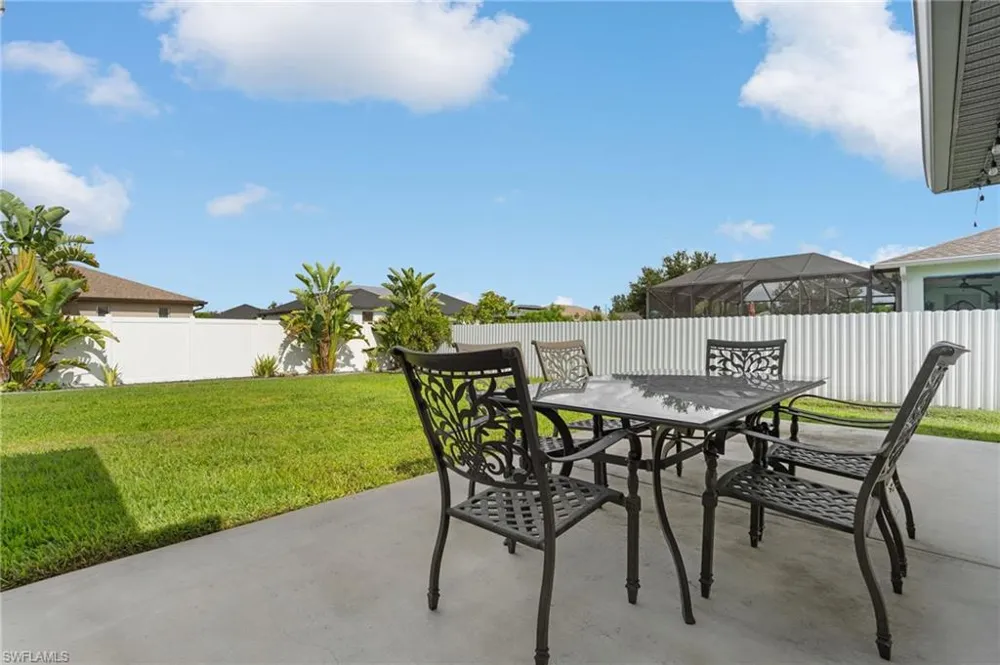 475 NE 3rd Place Cape Coral, FL 33909