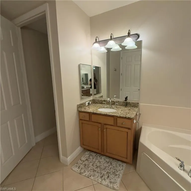 182 Shadroe Cove Circle #802 Cape Coral, FL 33991