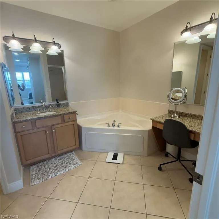 182 Shadroe Cove Circle #802 Cape Coral, FL 33991