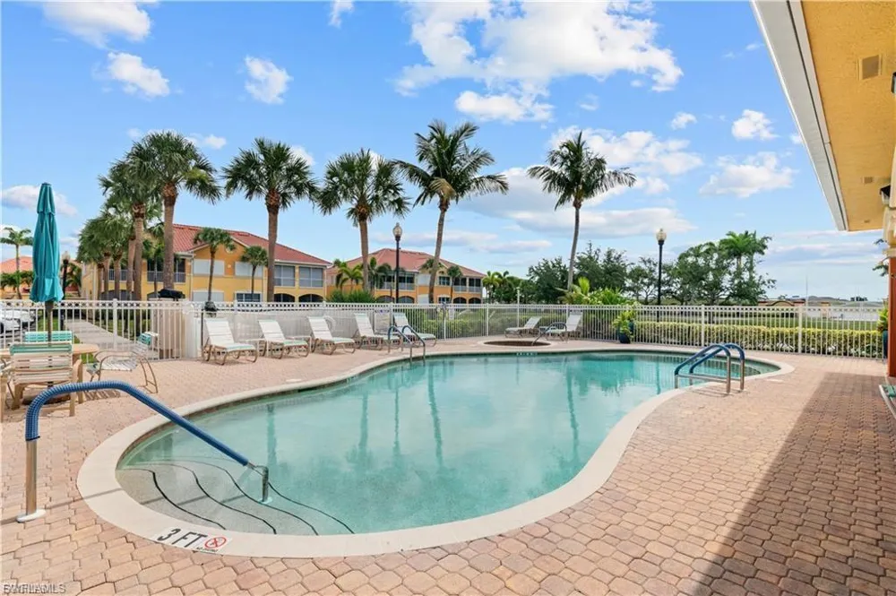 182 Shadroe Cove Circle #802 Cape Coral, FL 33991