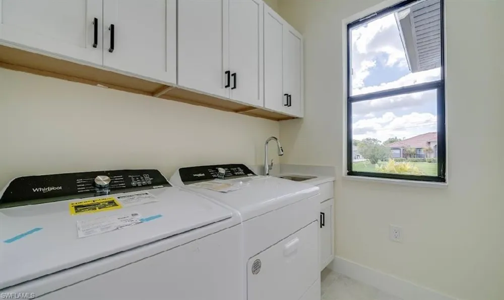 3614 SW 3 STREET Cape Coral, FL 33991