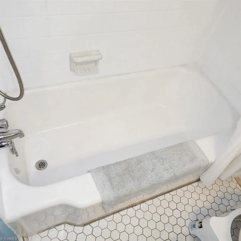 2345 Cherokee Lane #1 Winston-Salem, NC 27103