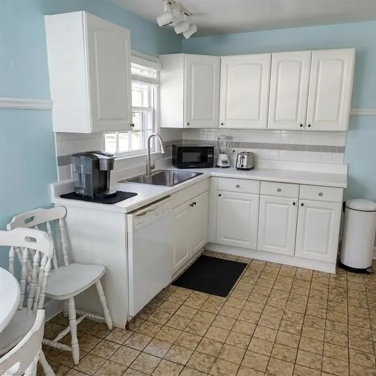 2345 Cherokee Lane #1 Winston-Salem, NC 27103