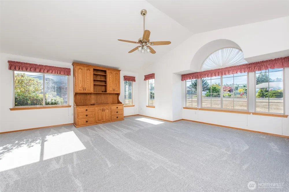 100 Bay View St Sequim, WA 98382