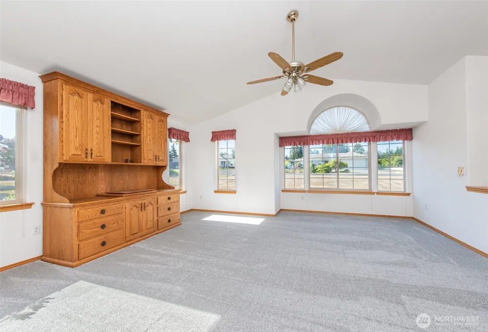 100 Bay View St Sequim, WA 98382