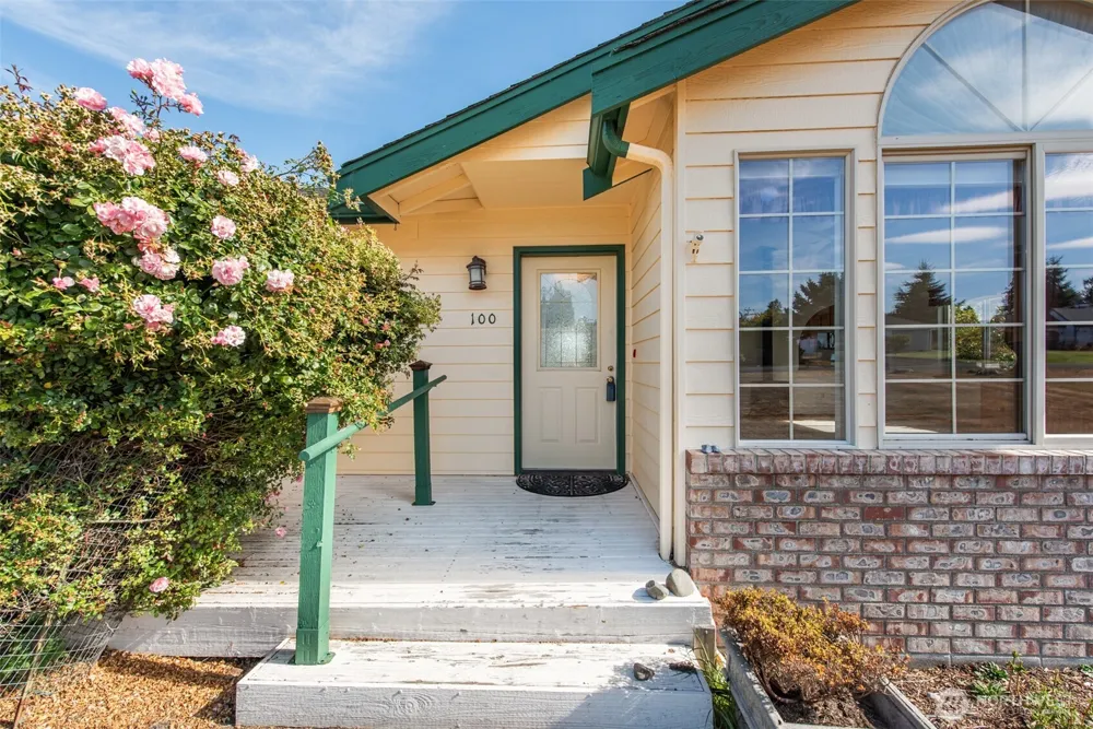 100 Bay View St Sequim, WA 98382
