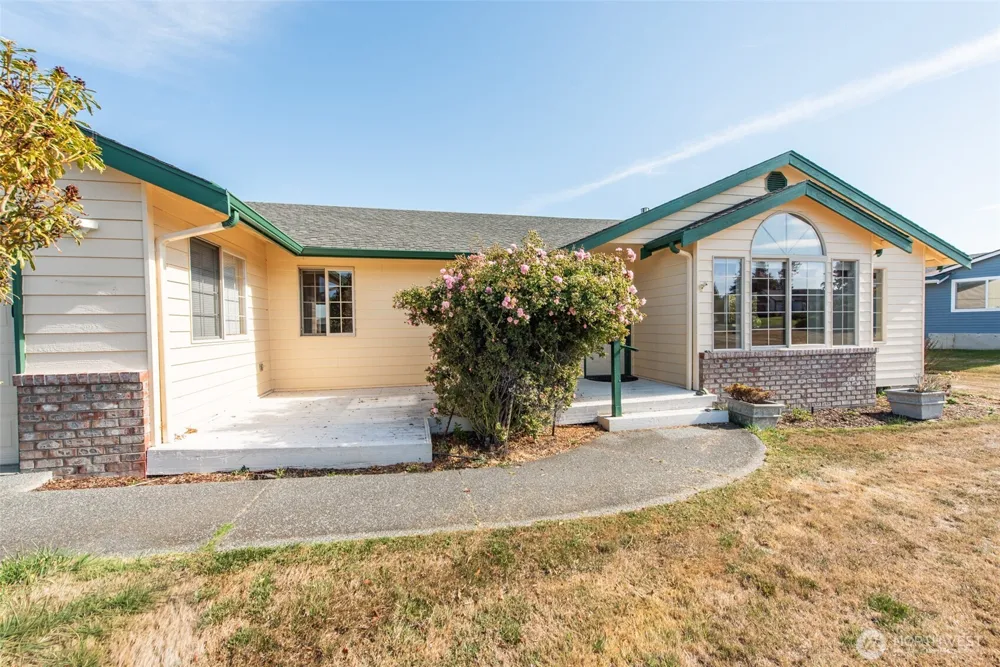 100 Bay View St Sequim, WA 98382