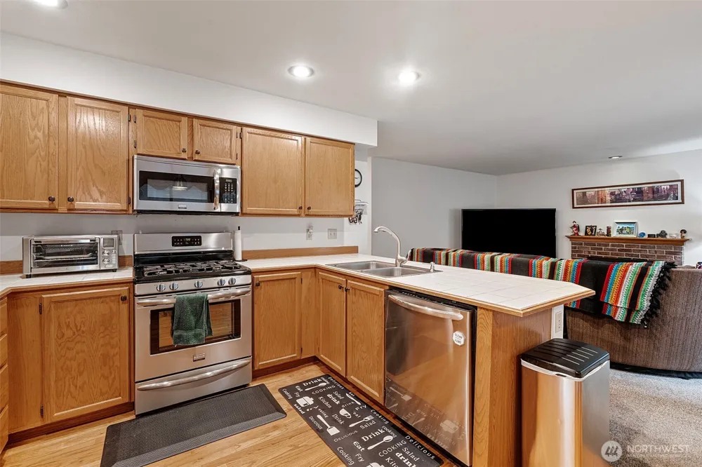 4639 SW 328TH PLACE Federal Way, WA 98023