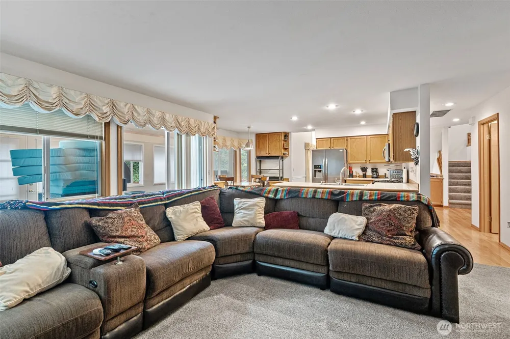 4639 SW 328TH PLACE Federal Way, WA 98023