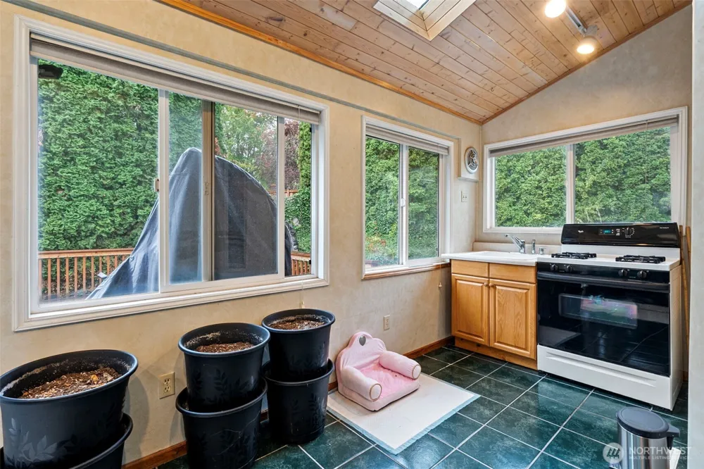 4639 SW 328TH PLACE Federal Way, WA 98023