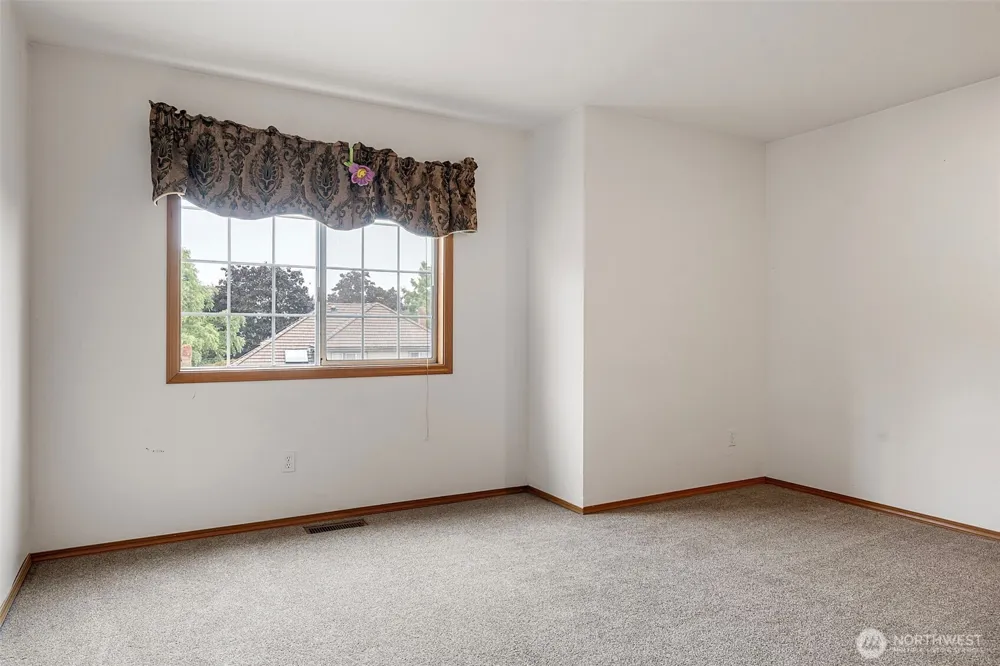 4639 SW 328TH PLACE Federal Way, WA 98023