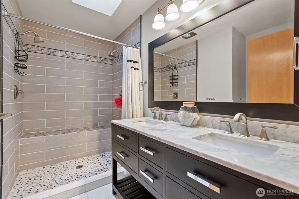 4639 SW 328TH PLACE Federal Way, WA 98023