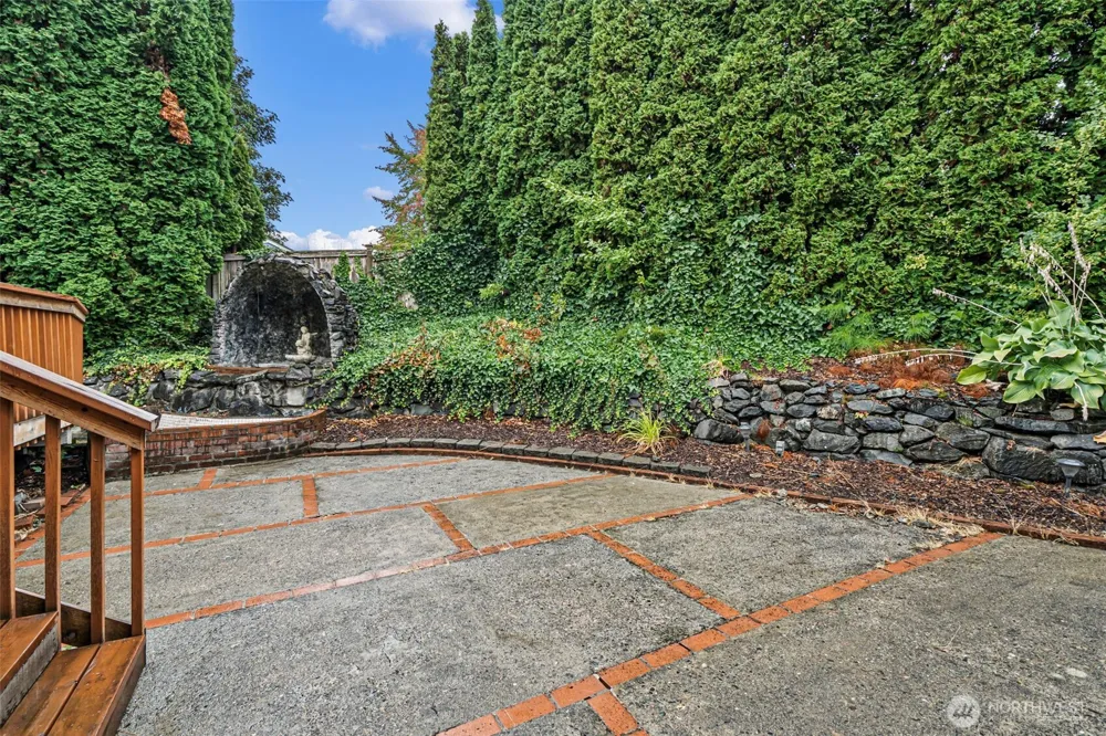 4639 SW 328TH PLACE Federal Way, WA 98023