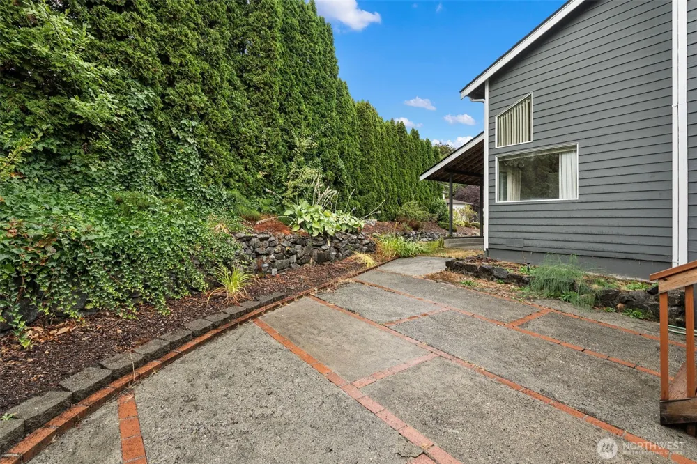 4639 SW 328TH PLACE Federal Way, WA 98023