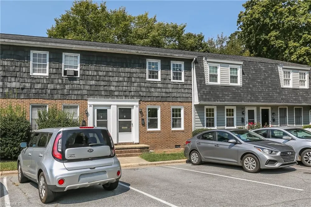 18 Forsyth Street Thomasville, NC 27360