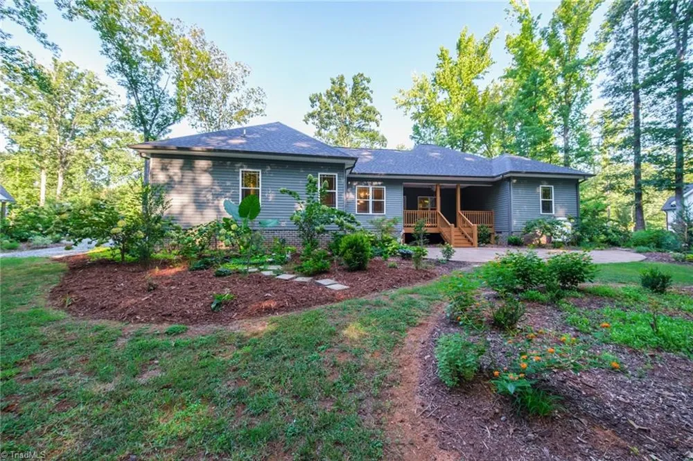 5758 Ironwood Drive Snow Camp, NC 27349