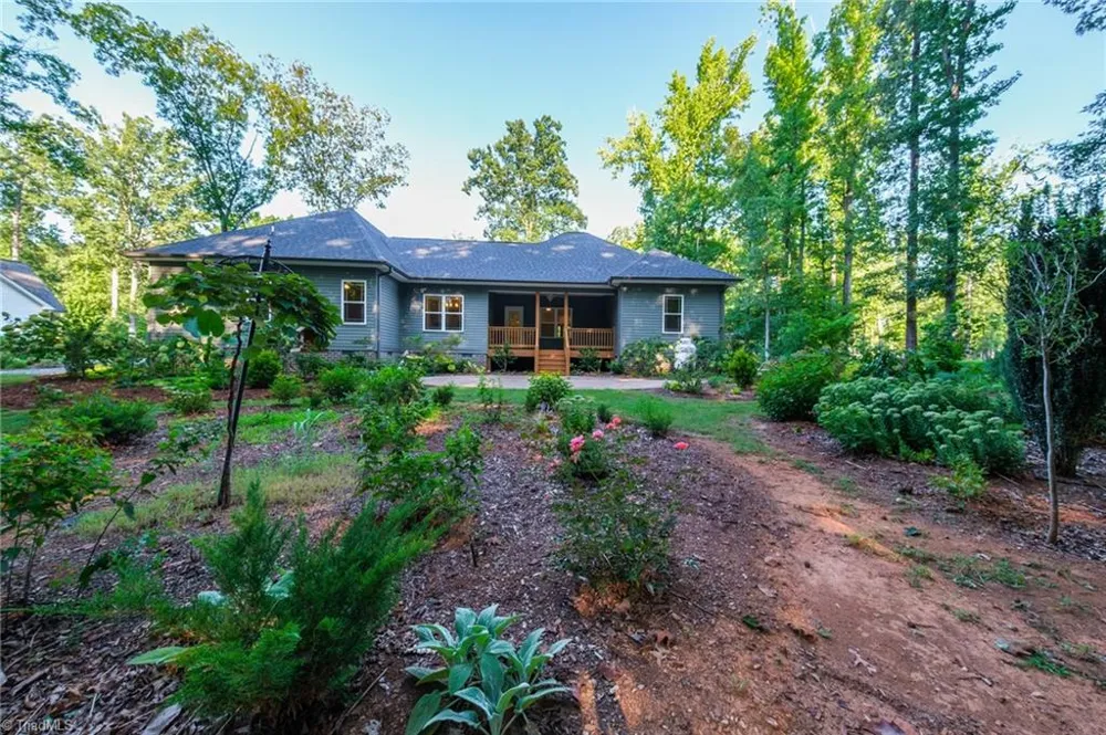 5758 Ironwood Drive Snow Camp, NC 27349