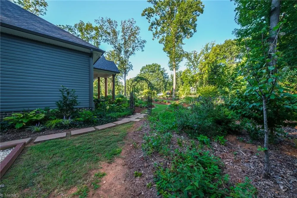 5758 Ironwood Drive Snow Camp, NC 27349