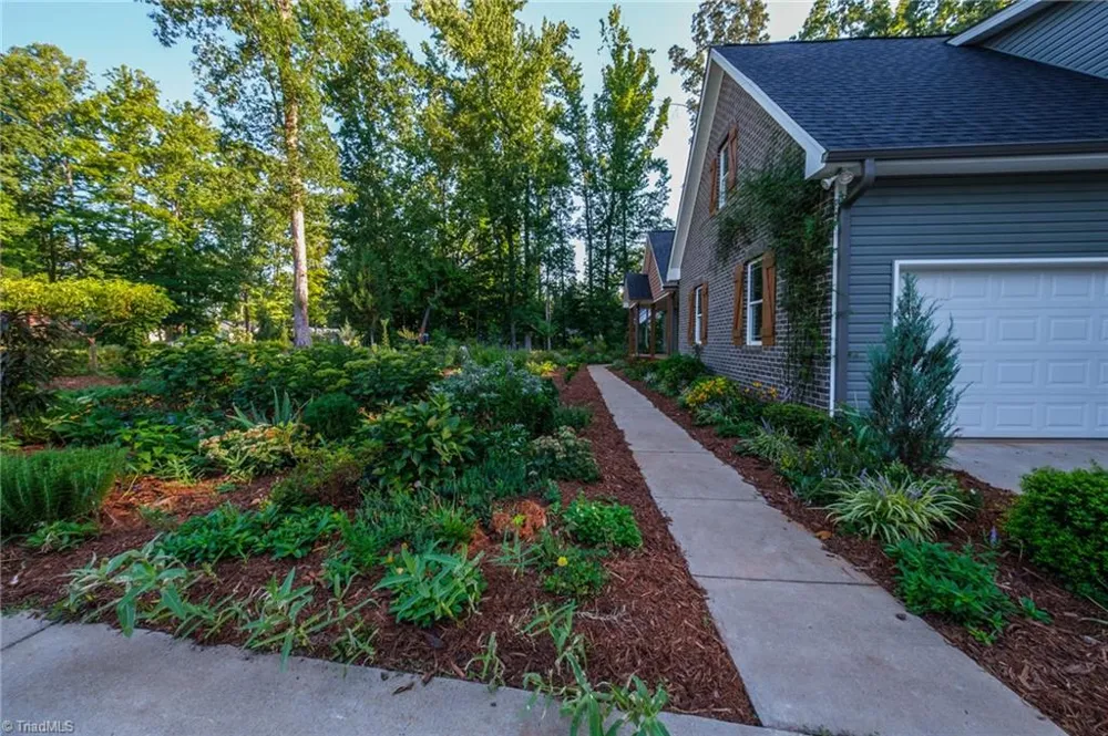 5758 Ironwood Drive Snow Camp, NC 27349