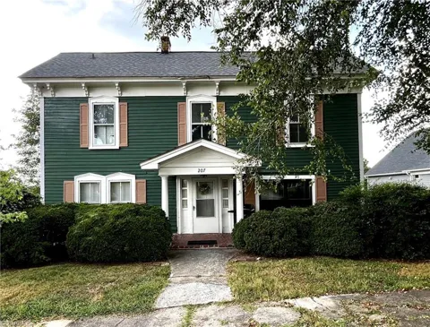 207 Summit Street